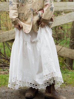 VTG Cotton Lace Hem Skirt